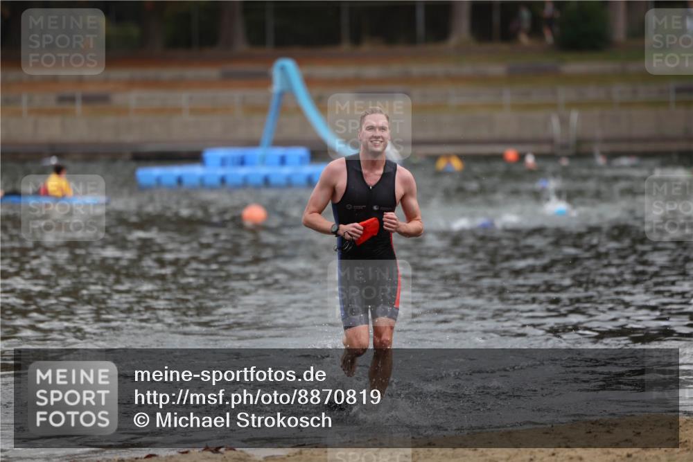 14.09.2025 - Stadtparktriathlon Michael Strokosch http://msf.ph/oto/8870819 14.09.2025 11:28:11 Schwimmen 1069 meine-sportfotos.de