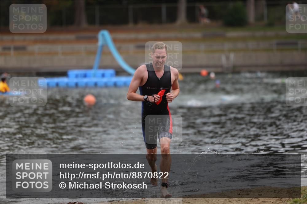 14.09.2025 - Stadtparktriathlon Michael Strokosch http://msf.ph/oto/8870822 14.09.2025 11:28:12 Schwimmen 1069 meine-sportfotos.de