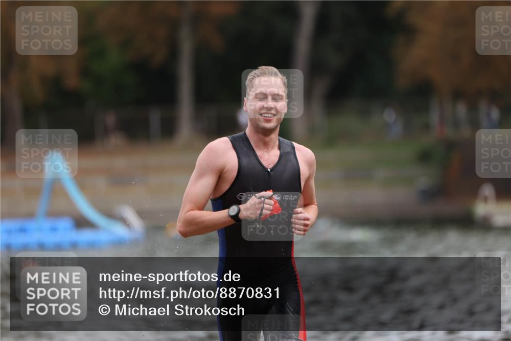 14.09.2025 - Stadtparktriathlon Michael Strokosch http://msf.ph/oto/8870831 14.09.2025 11:28:14 Schwimmen 1069, 1093 meine-sportfotos.de