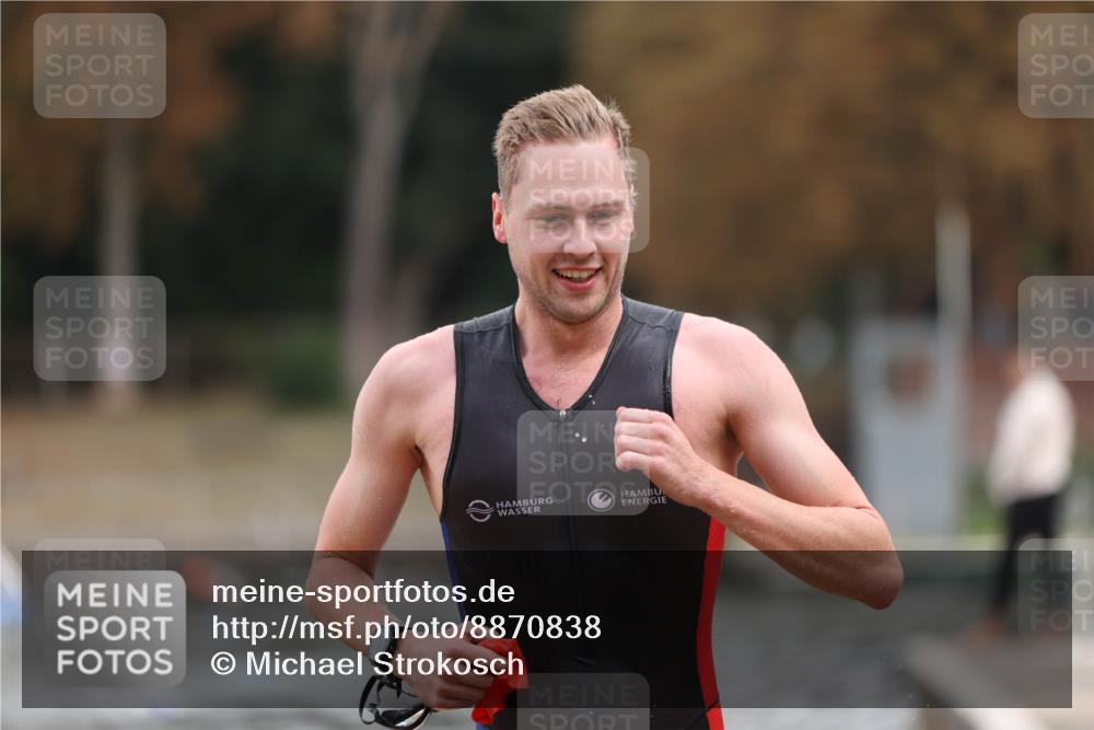 14.09.2025 - Stadtparktriathlon Michael Strokosch http://msf.ph/oto/8870838 14.09.2025 11:28:15 Schwimmen 1069, 1093 meine-sportfotos.de