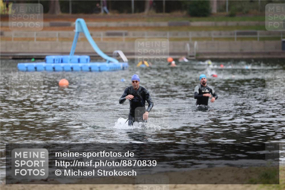 14.09.2025 - Stadtparktriathlon Michael Strokosch http://msf.ph/oto/8870839 14.09.2025 11:28:33 Schwimmen 1067 meine-sportfotos.de