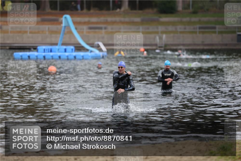 14.09.2025 - Stadtparktriathlon Michael Strokosch http://msf.ph/oto/8870841 14.09.2025 11:28:34 Schwimmen 1067 meine-sportfotos.de