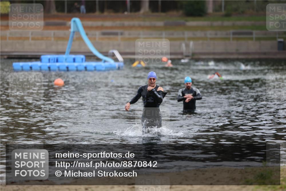 14.09.2025 - Stadtparktriathlon Michael Strokosch http://msf.ph/oto/8870842 14.09.2025 11:28:35 Schwimmen 1067 meine-sportfotos.de