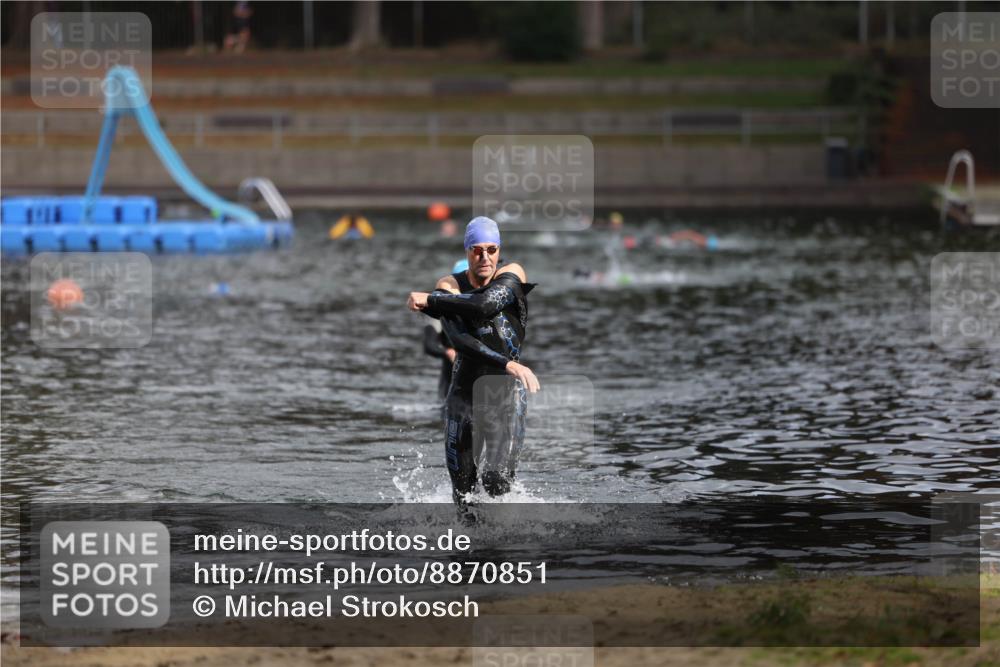 14.09.2025 - Stadtparktriathlon Michael Strokosch http://msf.ph/oto/8870851 14.09.2025 11:28:37 Schwimmen 1067 meine-sportfotos.de