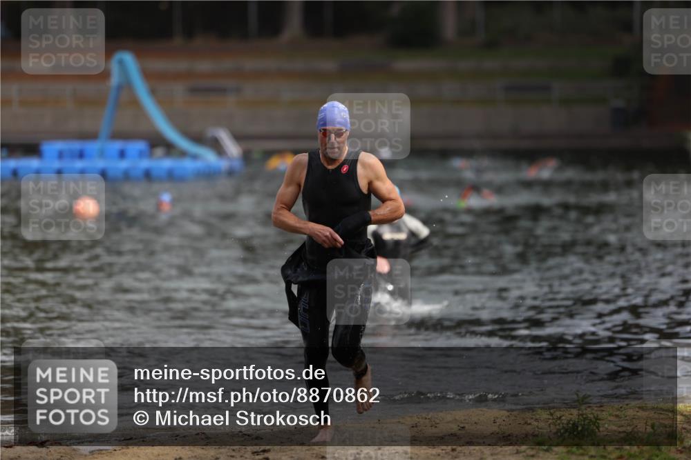 14.09.2025 - Stadtparktriathlon Michael Strokosch http://msf.ph/oto/8870862 14.09.2025 11:28:40 Schwimmen 1067, 1082 meine-sportfotos.de