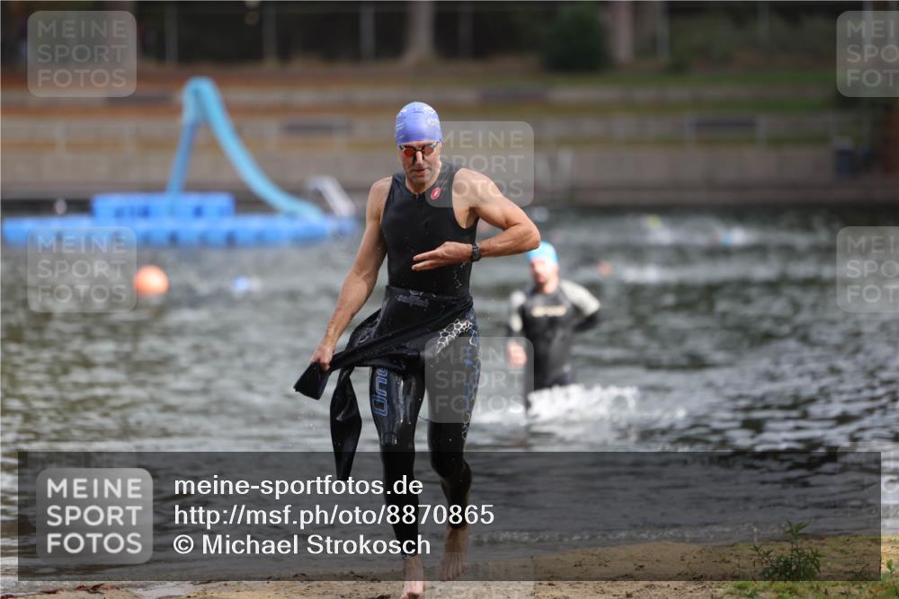 14.09.2025 - Stadtparktriathlon Michael Strokosch http://msf.ph/oto/8870865 14.09.2025 11:28:40 Schwimmen 1067, 1082 meine-sportfotos.de