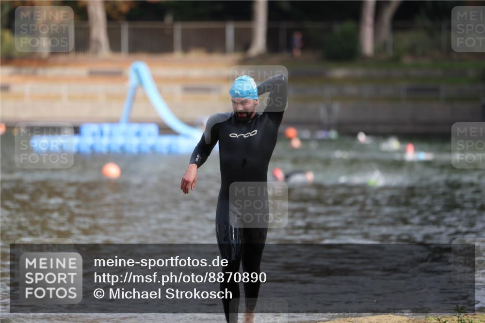 14.09.2025 - Stadtparktriathlon Michael Strokosch http://msf.ph/oto/8870890 14.09.2025 11:28:48 Schwimmen 1082 meine-sportfotos.de