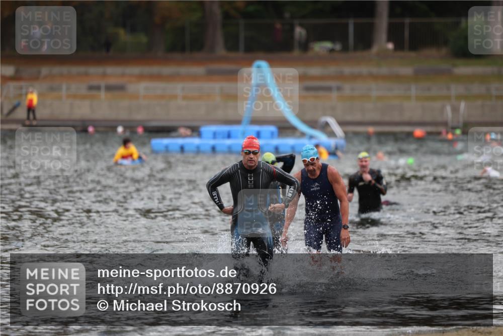 14.09.2025 - Stadtparktriathlon Michael Strokosch http://msf.ph/oto/8870926 14.09.2025 11:29:44 Schwimmen 1035, 1036, 1097 meine-sportfotos.de