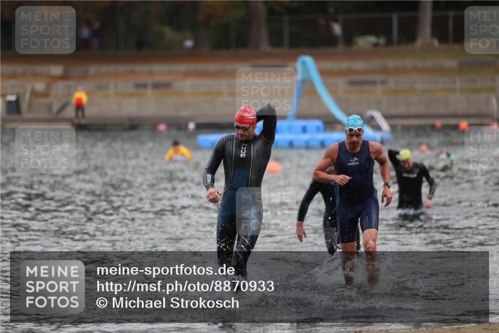 14.09.2025 - Stadtparktriathlon Michael Strokosch http://msf.ph/oto/8870933 14.09.2025 11:29:45 Schwimmen 1035, 1036, 1097 meine-sportfotos.de
