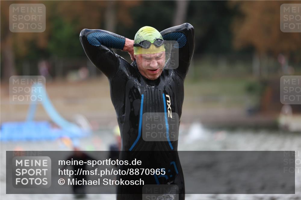 14.09.2025 - Stadtparktriathlon Michael Strokosch http://msf.ph/oto/8870965 14.09.2025 11:29:56 Schwimmen 1083, 1097 meine-sportfotos.de