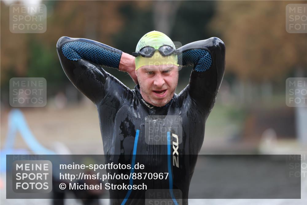 14.09.2025 - Stadtparktriathlon Michael Strokosch http://msf.ph/oto/8870967 14.09.2025 11:29:57 Schwimmen 1083, 1097 meine-sportfotos.de