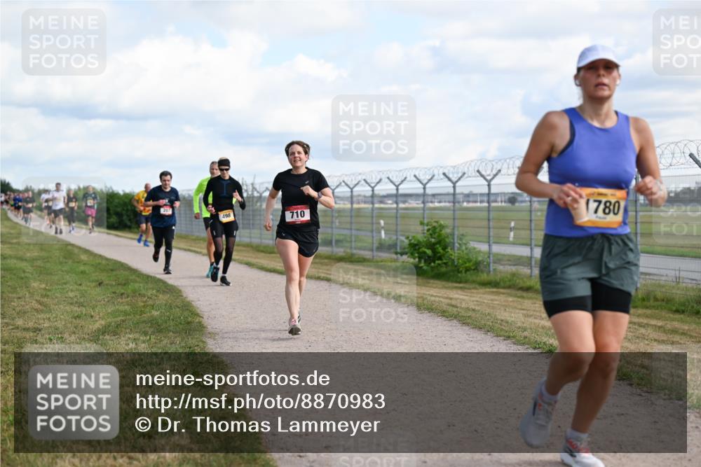 14.09.2025 - Airport Race Dr. Thomas Lammeyer http://msf.ph/oto/8870983 14.09.2025 12:15:32 Laufen 498, 710, 780 meine-sportfotos.de