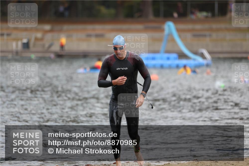 14.09.2025 - Stadtparktriathlon Michael Strokosch http://msf.ph/oto/8870985 14.09.2025 11:30:07 Schwimmen 1083, 1113 meine-sportfotos.de