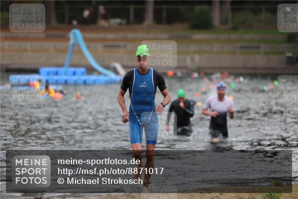 14.09.2025 - Stadtparktriathlon Michael Strokosch http://msf.ph/oto/8871017 14.09.2025 11:30:33 Schwimmen 1041, 1092, 1115 meine-sportfotos.de