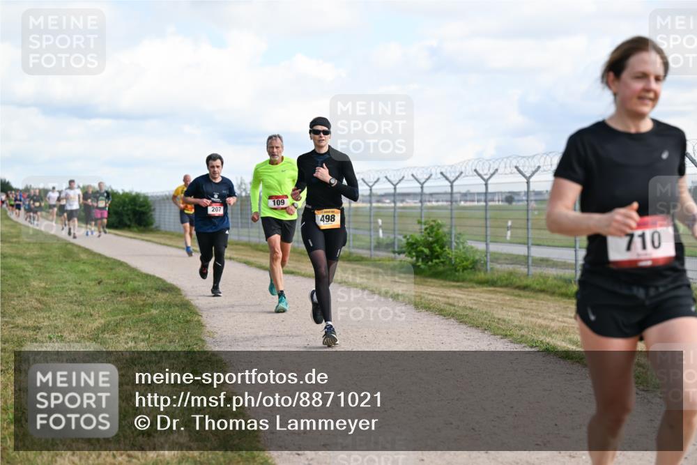 14.09.2025 - Airport Race Dr. Thomas Lammeyer http://msf.ph/oto/8871021 14.09.2025 12:15:34 Laufen 207, 109, 498, 710 meine-sportfotos.de