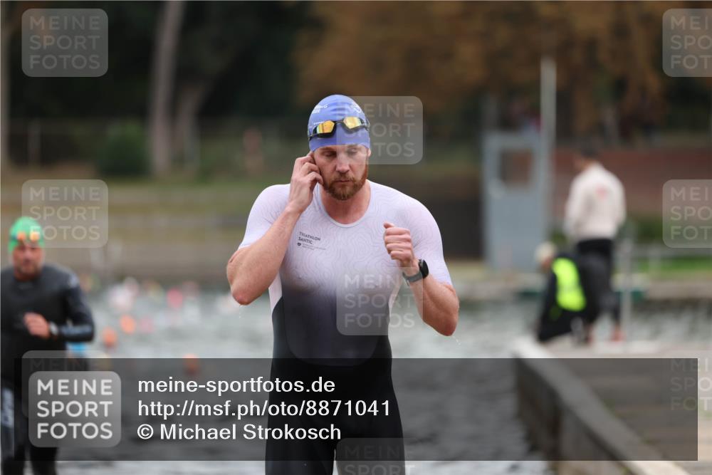14.09.2025 - Stadtparktriathlon Michael Strokosch http://msf.ph/oto/8871041 14.09.2025 11:30:42 Schwimmen 1092, 1115 meine-sportfotos.de