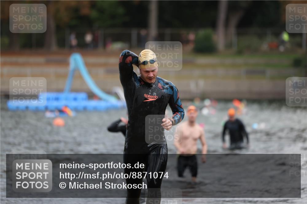 14.09.2025 - Stadtparktriathlon Michael Strokosch http://msf.ph/oto/8871074 14.09.2025 11:31:00 Schwimmen 1048, 1072, 1099, 1112 meine-sportfotos.de