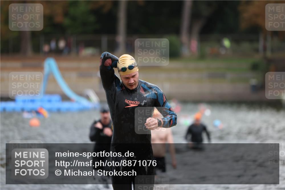 14.09.2025 - Stadtparktriathlon Michael Strokosch http://msf.ph/oto/8871076 14.09.2025 11:31:01 Schwimmen 1048, 1099, 1101, 1112 meine-sportfotos.de