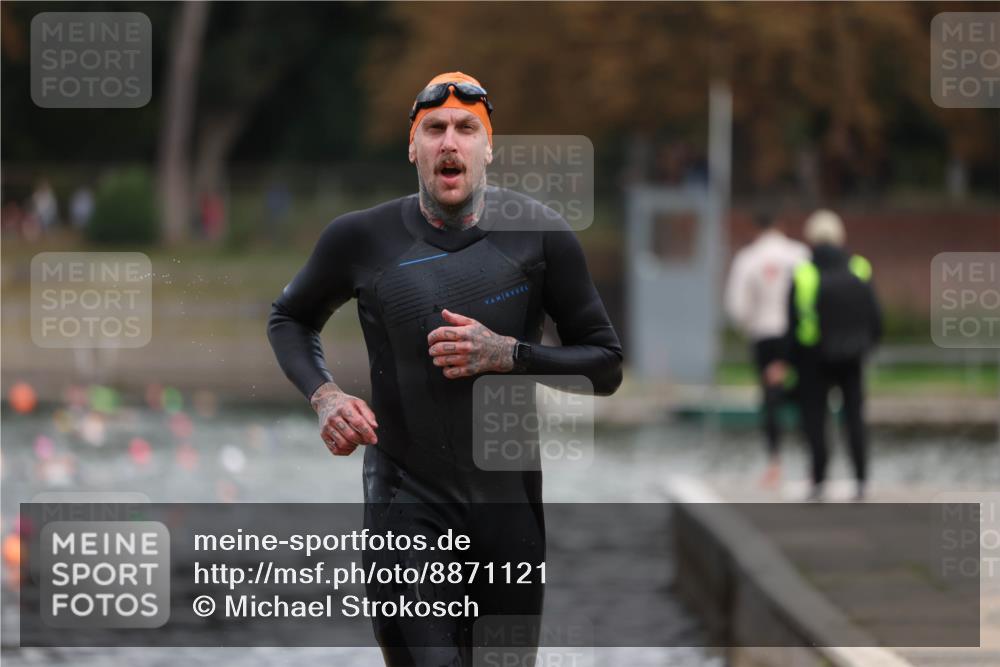 14.09.2025 - Stadtparktriathlon Michael Strokosch http://msf.ph/oto/8871121 14.09.2025 11:31:17 Schwimmen 1027, 1101 meine-sportfotos.de