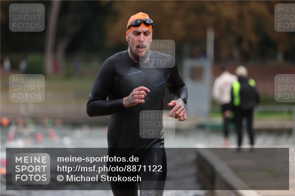 14.09.2025 - Stadtparktriathlon Michael Strokosch http://msf.ph/oto/8871122 14.09.2025 11:31:18 Schwimmen 1027 meine-sportfotos.de