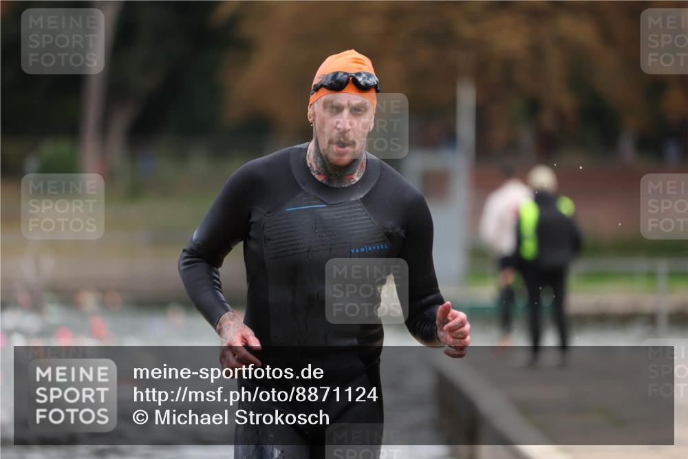 14.09.2025 - Stadtparktriathlon Michael Strokosch http://msf.ph/oto/8871124 14.09.2025 11:31:18 Schwimmen 1027 meine-sportfotos.de