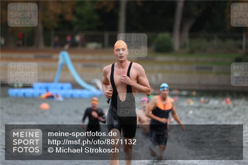 14.09.2025 - Stadtparktriathlon Michael Strokosch http://msf.ph/oto/8871132 14.09.2025 11:31:31 Schwimmen 1025, 1051, 1065, 1109 meine-sportfotos.de