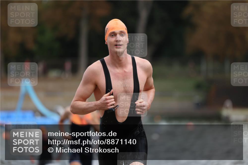 14.09.2025 - Stadtparktriathlon Michael Strokosch http://msf.ph/oto/8871140 14.09.2025 11:31:33 Schwimmen 1025, 1051, 1065, 1109 meine-sportfotos.de
