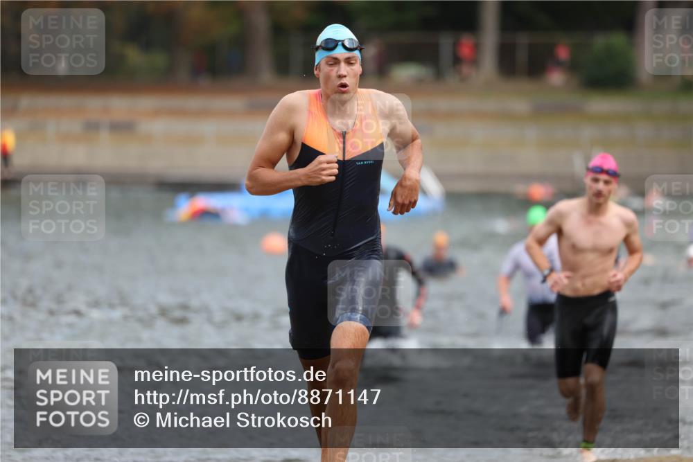 14.09.2025 - Stadtparktriathlon Michael Strokosch http://msf.ph/oto/8871147 14.09.2025 11:31:35 Schwimmen 1025, 1051, 1062, 1065, 1109 meine-sportfotos.de