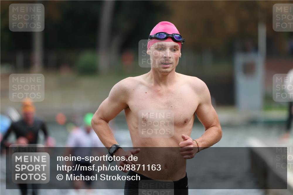 14.09.2025 - Stadtparktriathlon Michael Strokosch http://msf.ph/oto/8871163 14.09.2025 11:31:38 Schwimmen 1025, 1039, 1062, 1065, 1109 meine-sportfotos.de