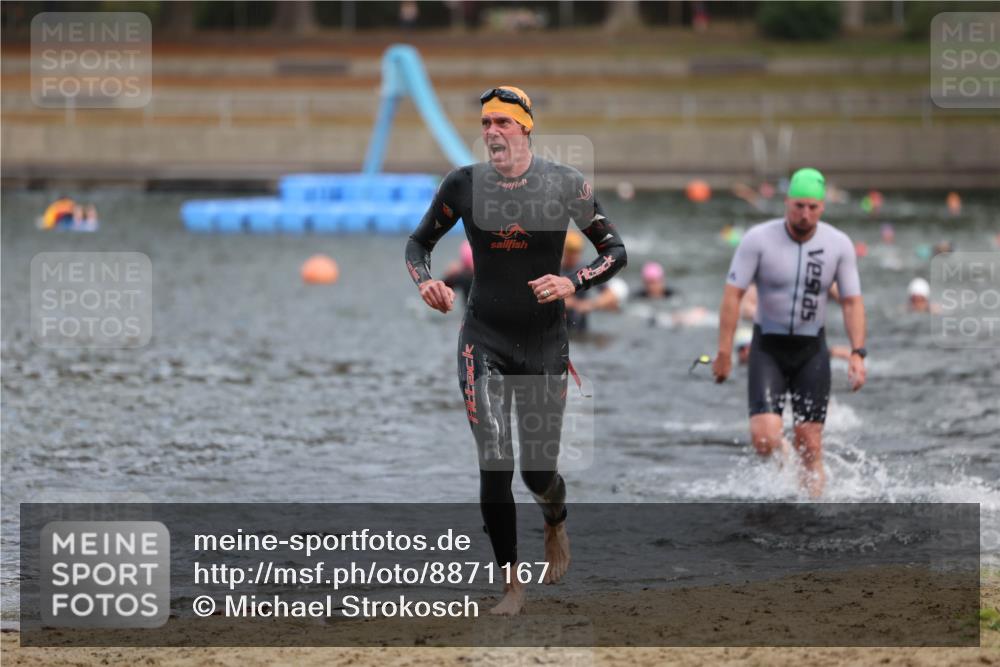 14.09.2025 - Stadtparktriathlon Michael Strokosch http://msf.ph/oto/8871167 14.09.2025 11:31:39 Schwimmen 1025, 1039, 1062, 1065, 1109 meine-sportfotos.de