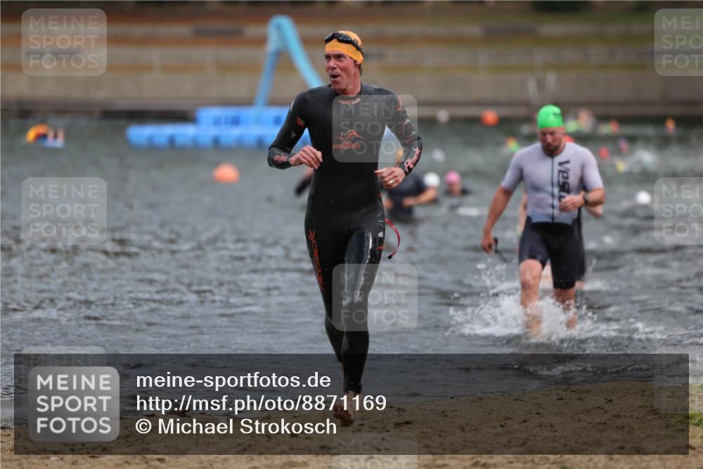 14.09.2025 - Stadtparktriathlon Michael Strokosch http://msf.ph/oto/8871169 14.09.2025 11:31:40 Schwimmen 1025, 1039, 1062, 1065 meine-sportfotos.de