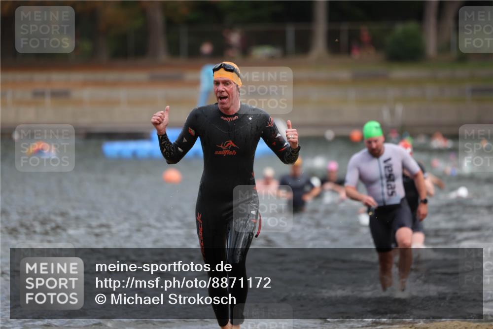 14.09.2025 - Stadtparktriathlon Michael Strokosch http://msf.ph/oto/8871172 14.09.2025 11:31:40 Schwimmen 1025, 1039, 1062, 1065 meine-sportfotos.de