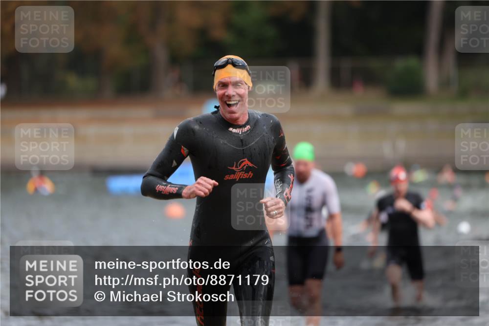 14.09.2025 - Stadtparktriathlon Michael Strokosch http://msf.ph/oto/8871179 14.09.2025 11:31:42 Schwimmen 1025, 1039, 1062, 1107 meine-sportfotos.de