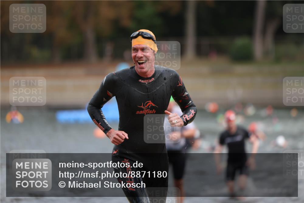 14.09.2025 - Stadtparktriathlon Michael Strokosch http://msf.ph/oto/8871180 14.09.2025 11:31:42 Schwimmen 1025, 1039, 1062, 1107 meine-sportfotos.de