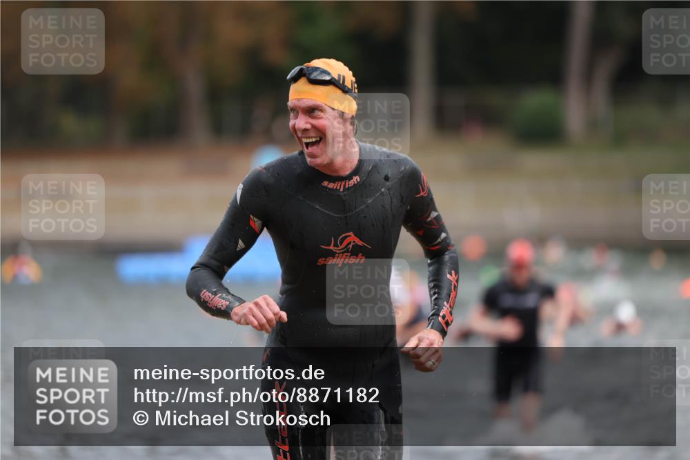 14.09.2025 - Stadtparktriathlon Michael Strokosch http://msf.ph/oto/8871182 14.09.2025 11:31:42 Schwimmen 1025, 1039, 1062, 1107 meine-sportfotos.de