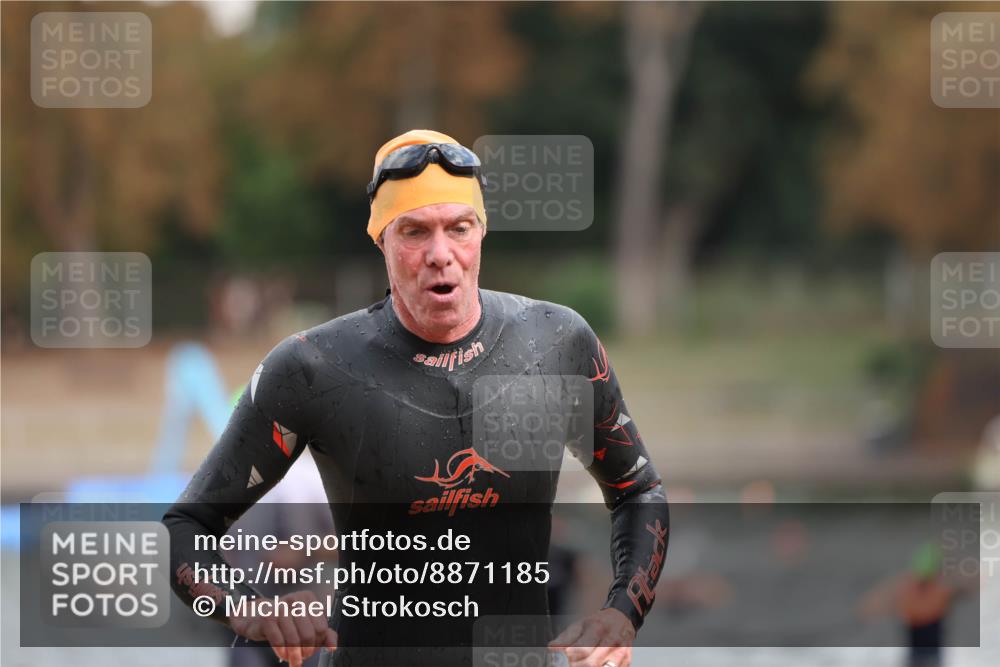 14.09.2025 - Stadtparktriathlon Michael Strokosch http://msf.ph/oto/8871185 14.09.2025 11:31:43 Schwimmen 1025, 1039, 1062, 1107 meine-sportfotos.de