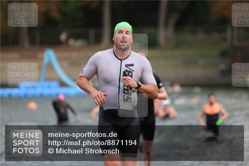 14.09.2025 - Stadtparktriathlon Michael Strokosch http://msf.ph/oto/8871194 14.09.2025 11:31:46 Schwimmen 1025, 1039, 1062, 1077, 1107 meine-sportfotos.de