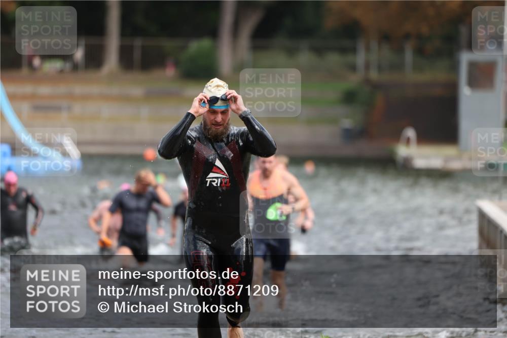 14.09.2025 - Stadtparktriathlon Michael Strokosch http://msf.ph/oto/8871209 14.09.2025 11:31:52 Schwimmen 1033, 1039, 1040, 1043, 1077, 1080, 1091, 1107 meine-sportfotos.de