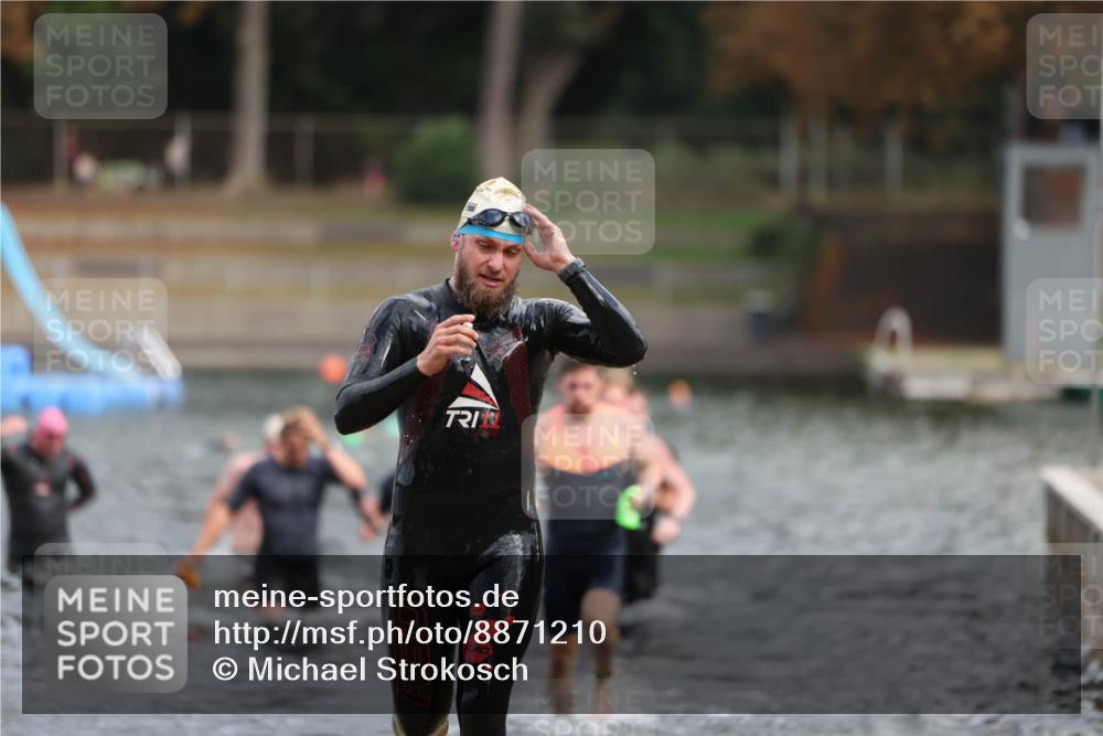14.09.2025 - Stadtparktriathlon Michael Strokosch http://msf.ph/oto/8871210 14.09.2025 11:31:52 Schwimmen 1033, 1039, 1040, 1043, 1077, 1080, 1091, 1107 meine-sportfotos.de