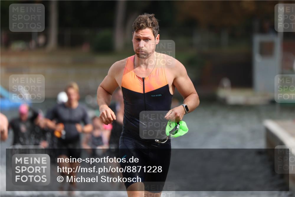 14.09.2025 - Stadtparktriathlon Michael Strokosch http://msf.ph/oto/8871228 14.09.2025 11:31:58 Schwimmen 1033, 1040, 1043, 1073, 1077, 1080, 1091, 1102, 1107 meine-sportfotos.de