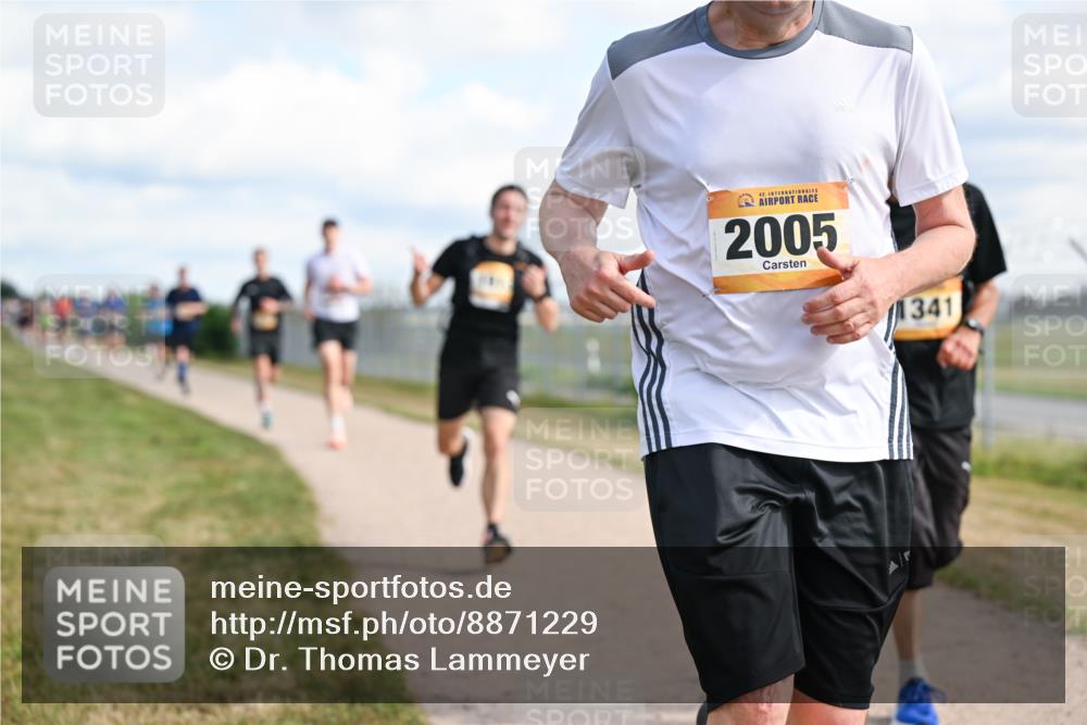 14.09.2025 - Airport Race Dr. Thomas Lammeyer http://msf.ph/oto/8871229 14.09.2025 12:15:48 Laufen 42, 2005, 11341 meine-sportfotos.de