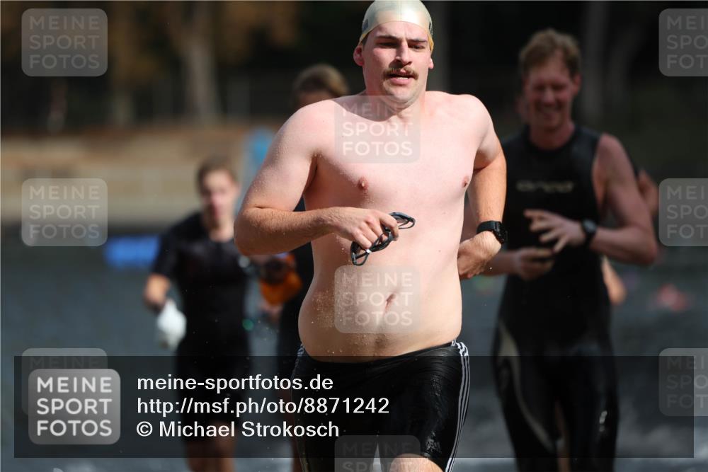 14.09.2025 - Stadtparktriathlon Michael Strokosch http://msf.ph/oto/8871242 14.09.2025 11:32:01 Schwimmen 1033, 1040, 1043, 1073, 1077, 1080, 1091, 1102 meine-sportfotos.de