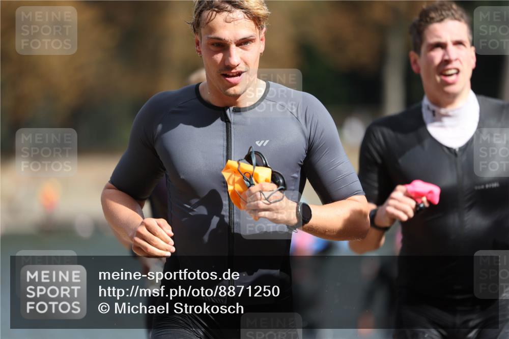 14.09.2025 - Stadtparktriathlon Michael Strokosch http://msf.ph/oto/8871250 14.09.2025 11:32:04 Schwimmen 1033, 1040, 1043, 1046, 1047, 1073, 1080, 1091, 1102 meine-sportfotos.de