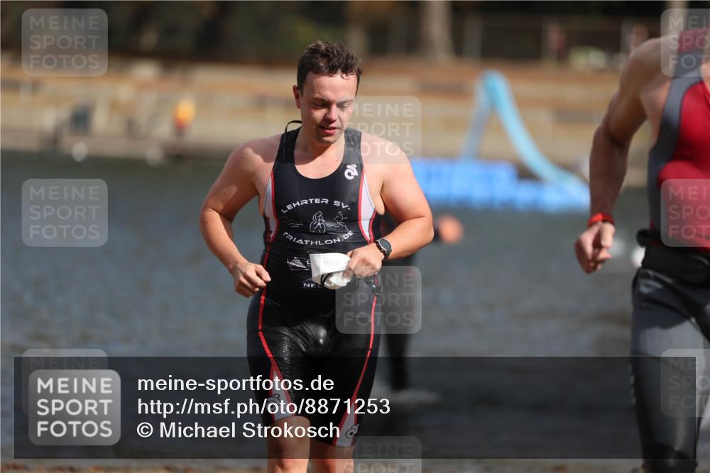 14.09.2025 - Stadtparktriathlon Michael Strokosch http://msf.ph/oto/8871253 14.09.2025 11:32:06 Schwimmen 1033, 1040, 1043, 1046, 1047, 1073, 1080, 1102 meine-sportfotos.de