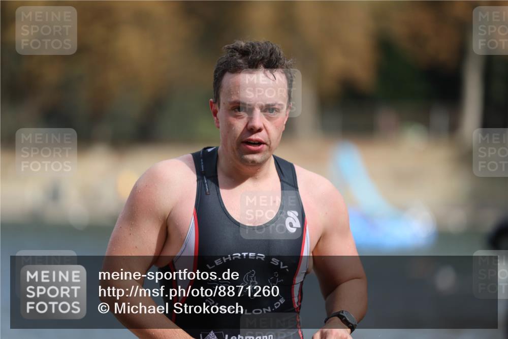 14.09.2025 - Stadtparktriathlon Michael Strokosch http://msf.ph/oto/8871260 14.09.2025 11:32:08 Schwimmen 1046, 1047, 1073, 1102 meine-sportfotos.de