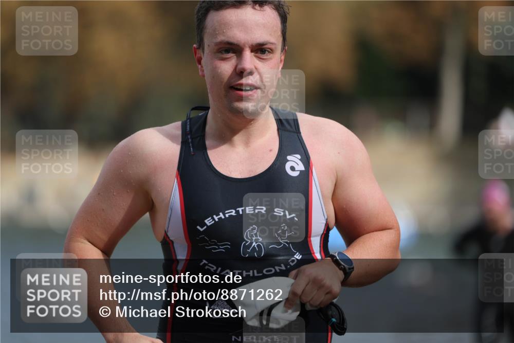 14.09.2025 - Stadtparktriathlon Michael Strokosch http://msf.ph/oto/8871262 14.09.2025 11:32:09 Schwimmen 1046, 1047, 1073, 1102 meine-sportfotos.de