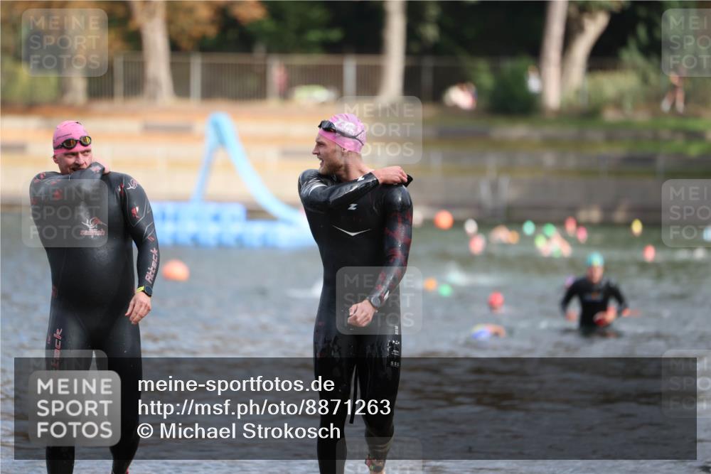 14.09.2025 - Stadtparktriathlon Michael Strokosch http://msf.ph/oto/8871263 14.09.2025 11:32:11 Schwimmen 1046, 1047, 1073 meine-sportfotos.de