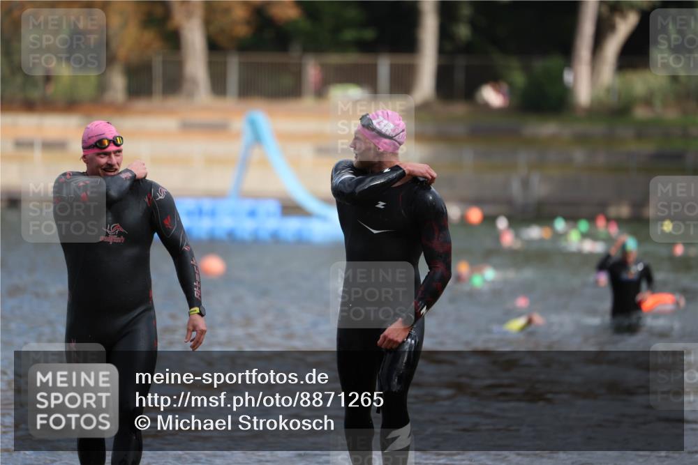 14.09.2025 - Stadtparktriathlon Michael Strokosch http://msf.ph/oto/8871265 14.09.2025 11:32:11 Schwimmen 1046, 1047, 1073 meine-sportfotos.de