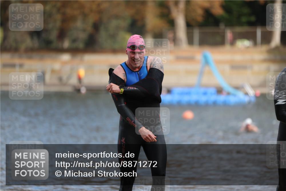 14.09.2025 - Stadtparktriathlon Michael Strokosch http://msf.ph/oto/8871272 14.09.2025 11:32:13 Schwimmen 1046, 1047 meine-sportfotos.de