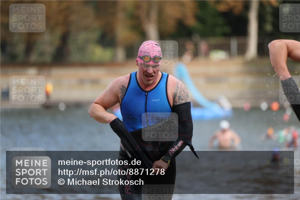 14.09.2025 - Stadtparktriathlon Michael Strokosch http://msf.ph/oto/8871278 14.09.2025 11:32:14 Schwimmen 1046, 1047 meine-sportfotos.de